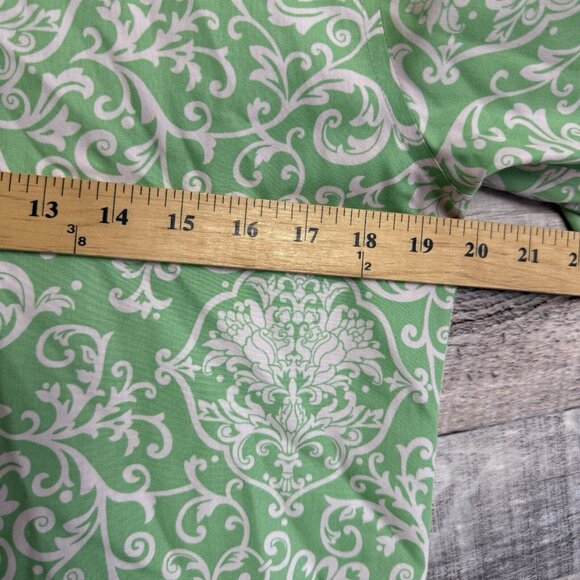 Foxcroft Non Iron Blouse Top Women 6 Green Paisley Button Up Shaped Fit Cotton - Picture 8 of 8